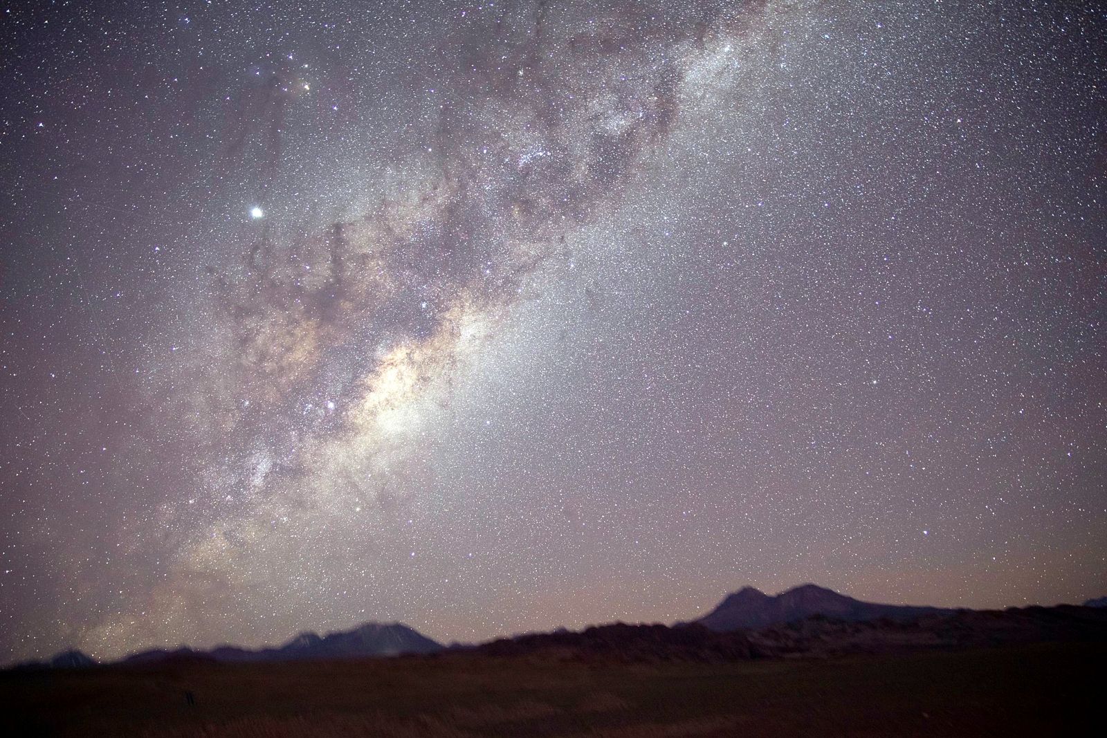 La Vía Láctea sobre el desierto de Atacama